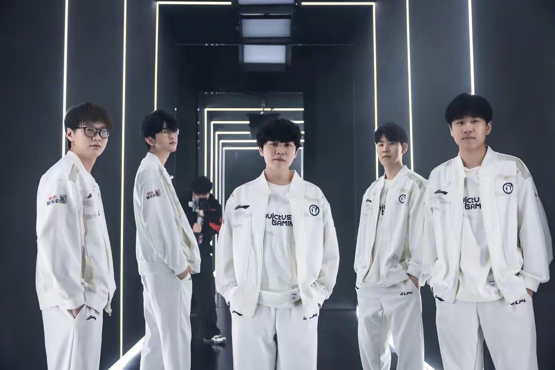 更象征着沙 更象征着沙